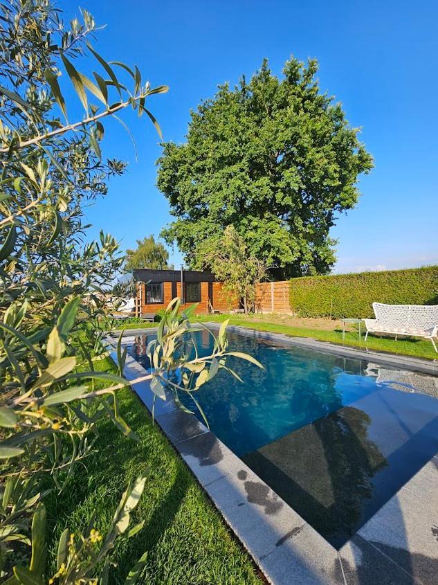 Houten Huisje Tussen Paarden Nieuwerkerken Esterno foto